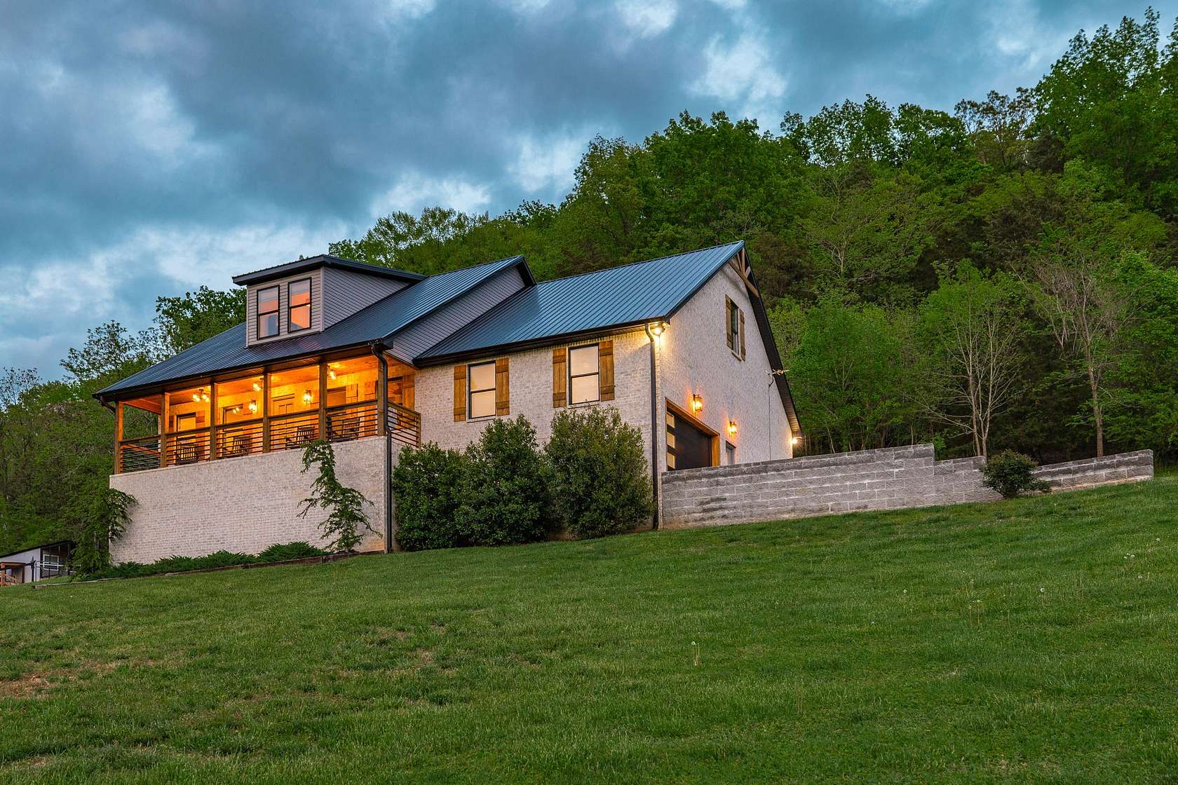 5 Acres of Residential Land with Home for Sale in Gallatin, Tennessee