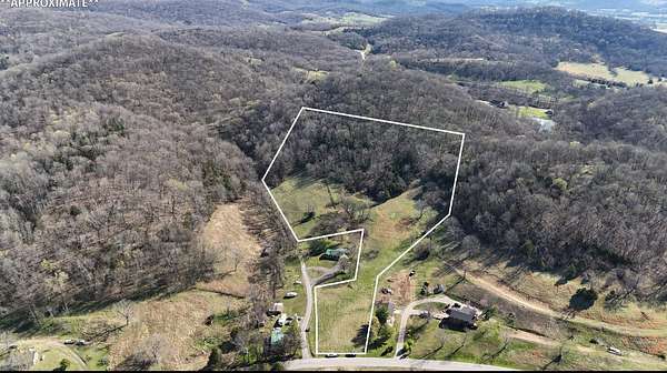 11 Acres of Land for Sale in Bethpage, Tennessee