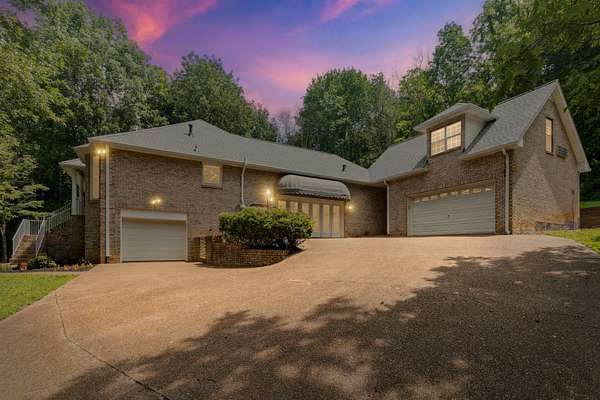 7 Acres of Residential Land with Home for Sale in Goodlettsville, Tennessee