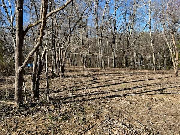 1.3 Acres of Residential Land for Sale in Manchester, Tennessee