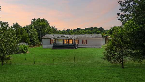 6 Acres of Land with Home for Sale in Columbia, Tennessee