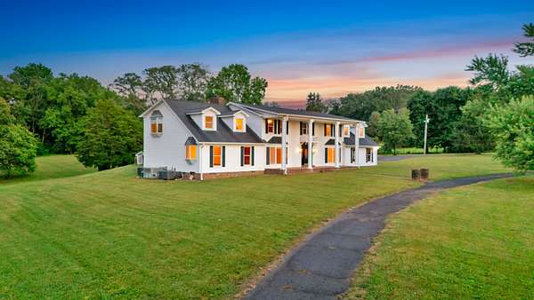 19.5 Acres of Land with Home for Sale in Portland, Tennessee