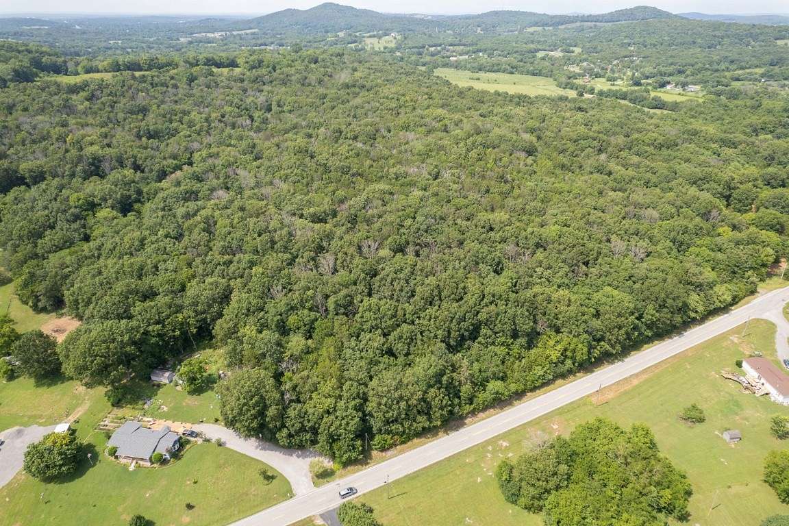 16 Acres of Land for Sale in Watertown, Tennessee