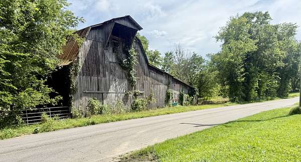 60 Acres of Agricultural Land for Sale in Watertown, Tennessee