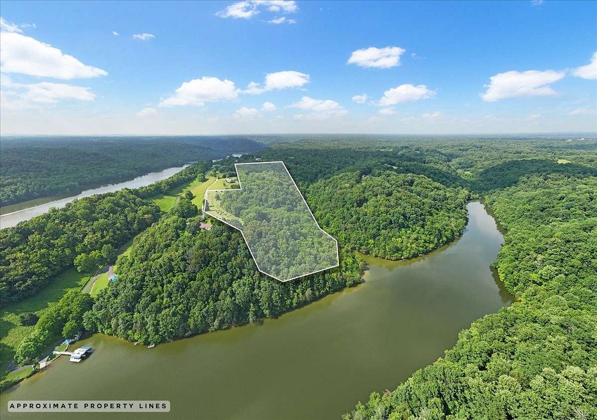 31 Acres of Recreational Land with Home for Sale in Manchester, Tennessee