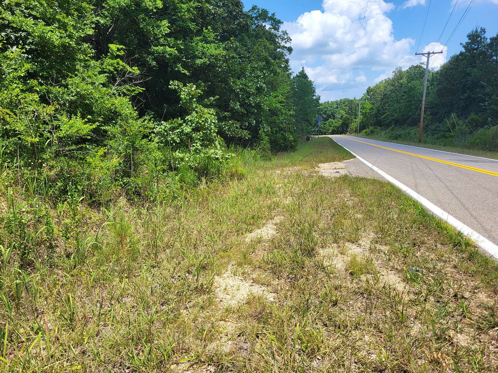 1.12 Acres of Residential Land for Sale in Holladay, Tennessee