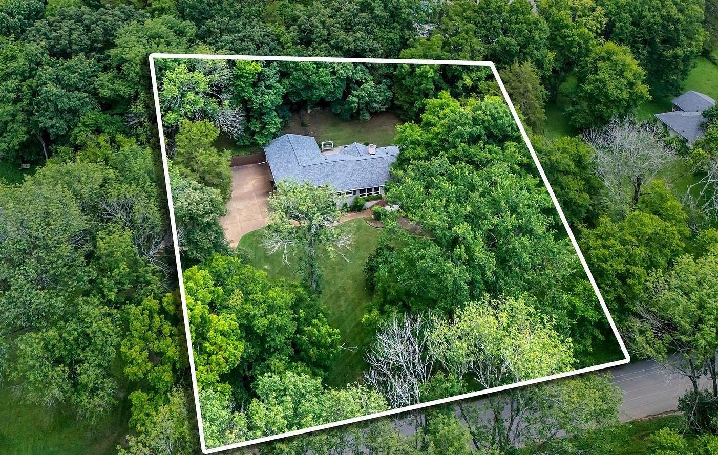 0.97 Acres of Residential Land for Sale in Nashville, Tennessee