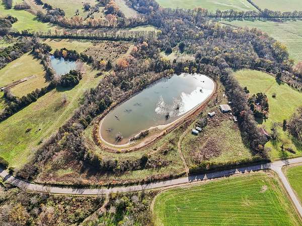 16.9 Acres of Land for Sale in Fayetteville, Tennessee