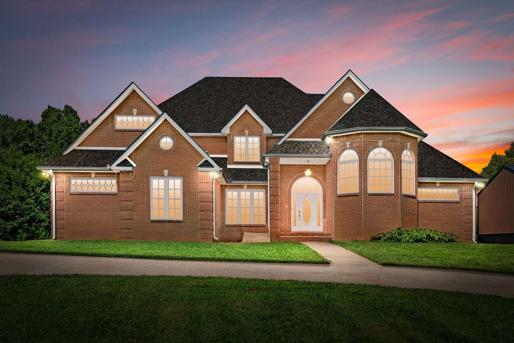 5 Acres of Residential Land with Home for Sale in Indian Mound, Tennessee