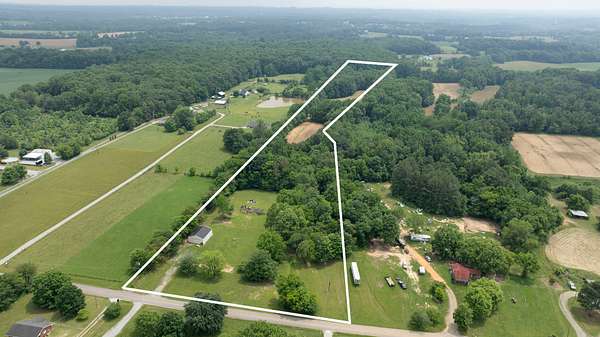 15 Acres of Recreational Land for Sale in Springfield, Tennessee