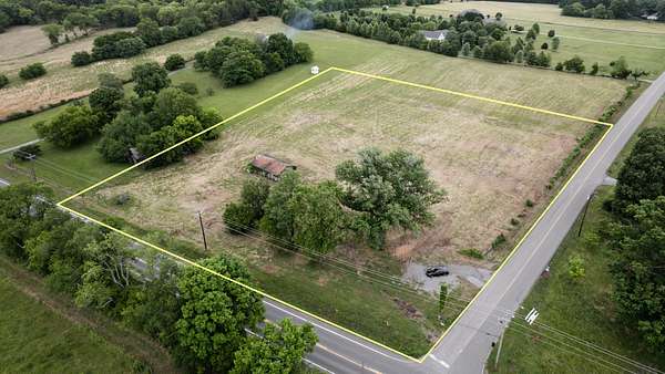 5 Acres of Residential Land for Sale in Arrington, Tennessee