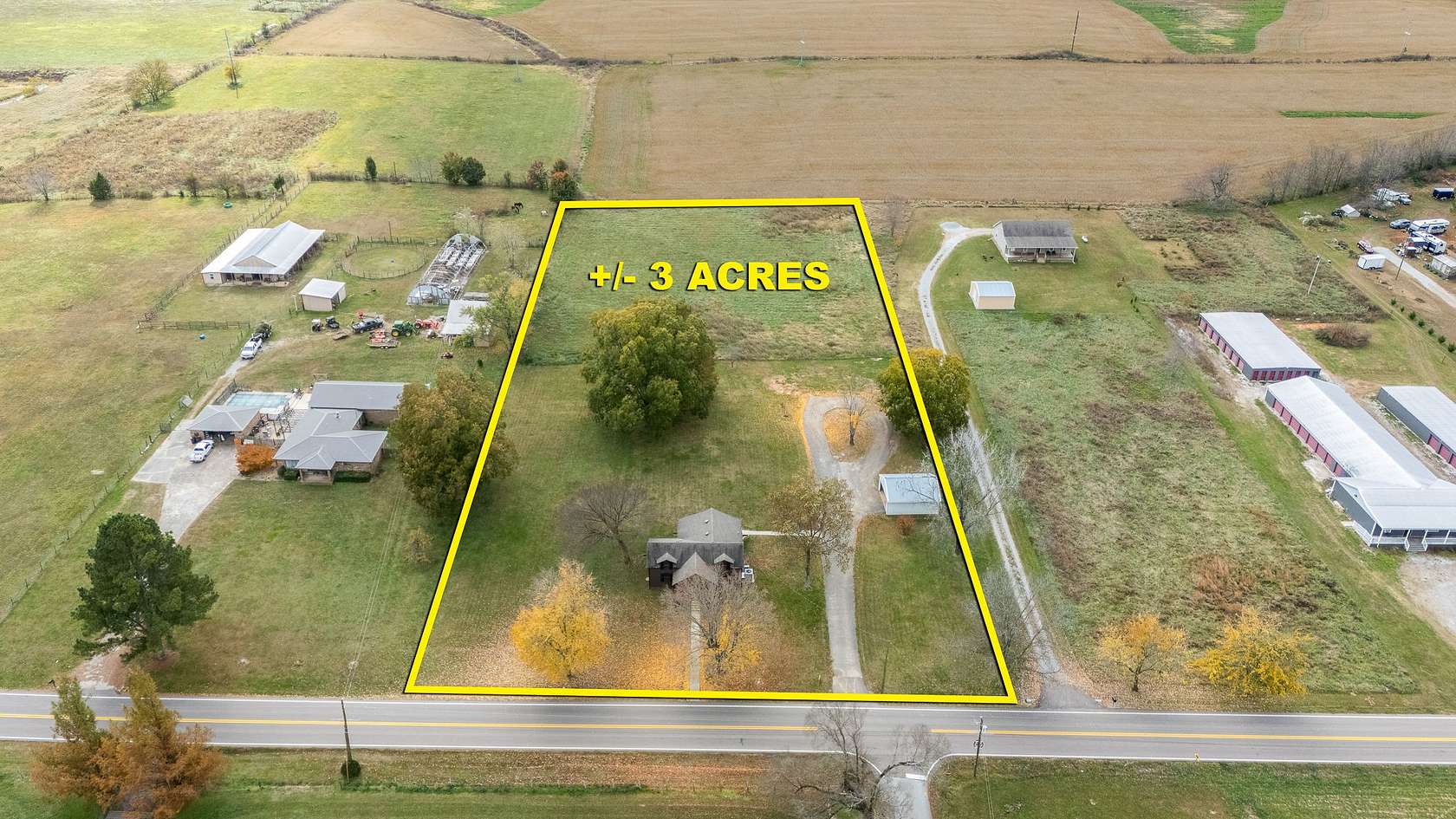 3 Acres of Residential Land with Home for Sale in Taft, Tennessee