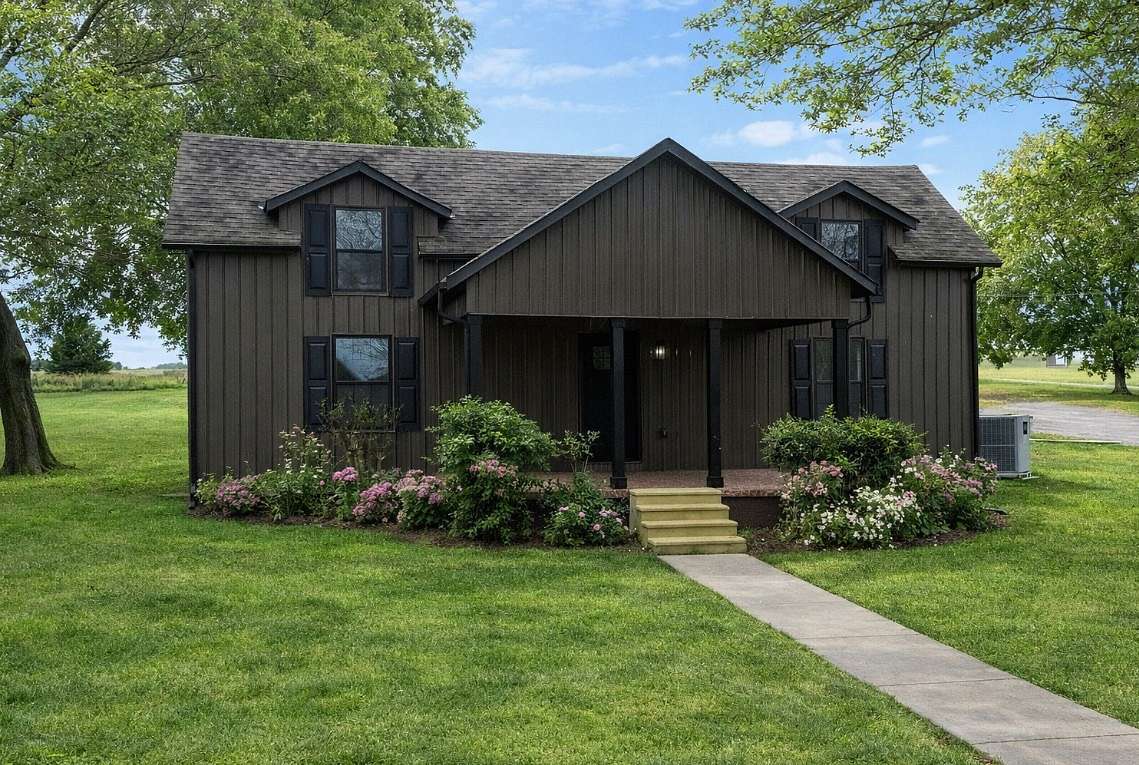 3 Acres of Residential Land with Home for Sale in Taft, Tennessee