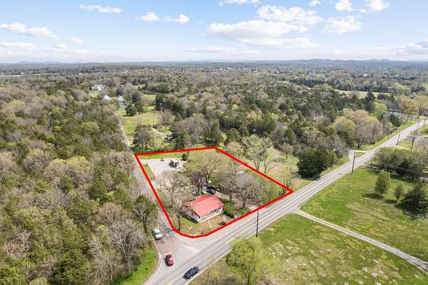 1.84 Acres of Residential Land with Home for Sale in Murfreesboro, Tennessee