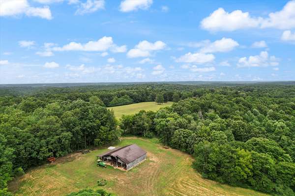 188 Acres of Land for Sale in Charlotte, Tennessee