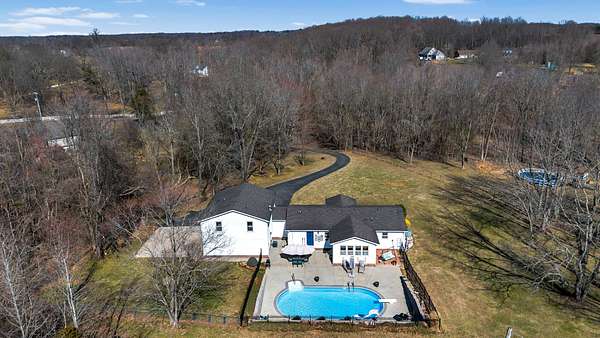 1.58 Acres of Residential Land with Home for Sale in White House, Tennessee