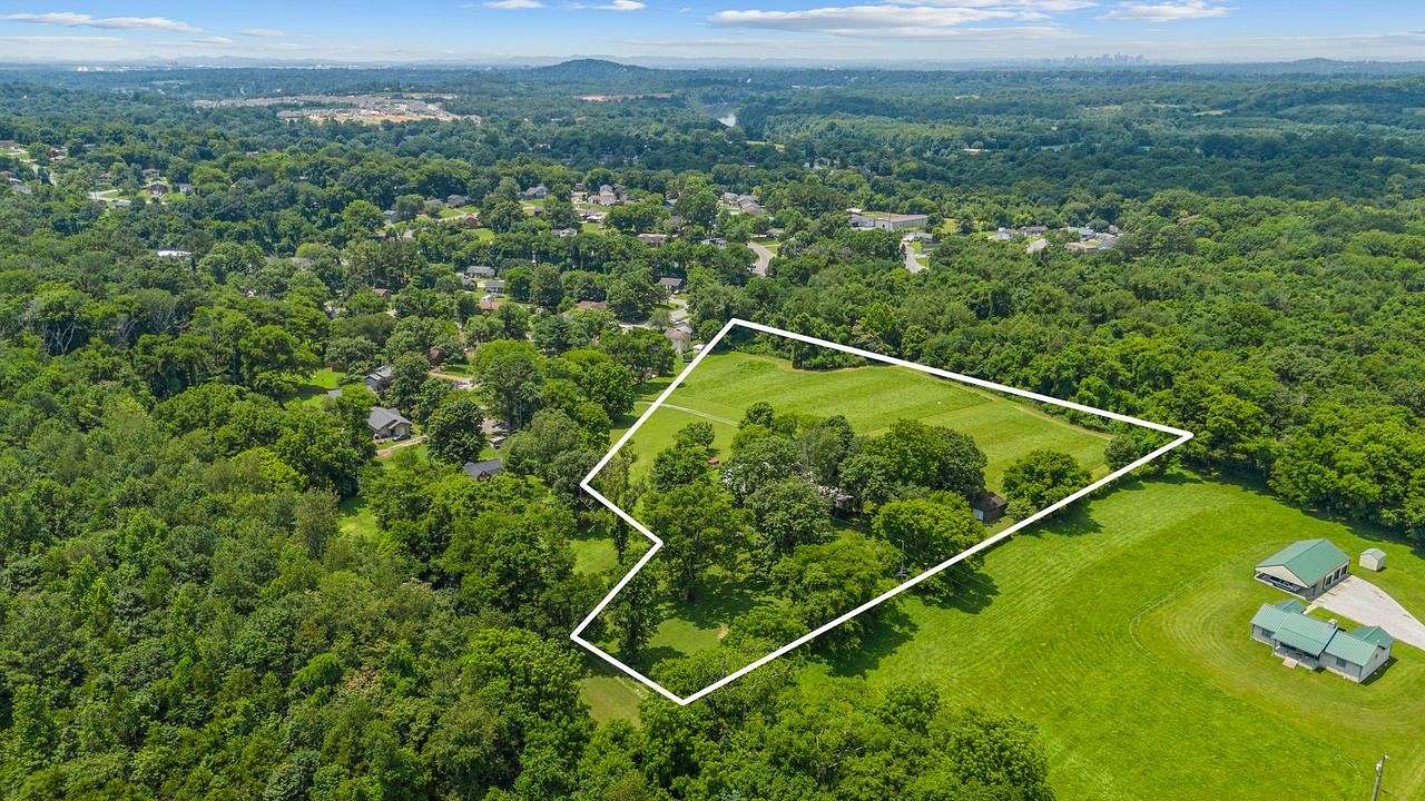 5 Acres of Residential Land with Home for Sale in Old Hickory, Tennessee