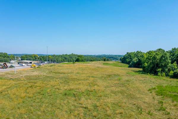 10 Acres of Commercial Land for Sale in Springfield, Tennessee