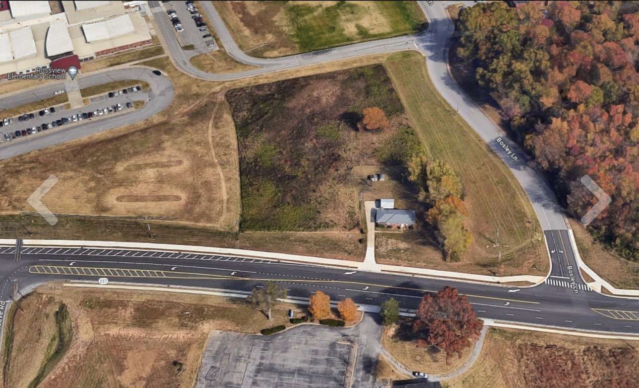 4.4 Acres of Improved Mixed-Use Land for Sale in Clarksville, Tennessee