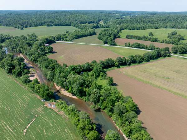 322 Acres of Agricultural Land for Sale in Erin, Tennessee