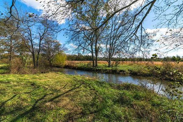 16.4 Acres of Land with Home for Sale in Shelbyville, Tennessee