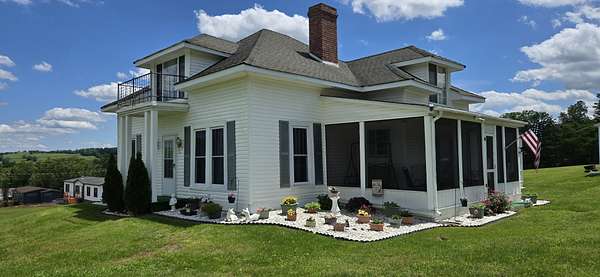 2.57 Acres of Residential Land with Home for Sale in Fayetteville, Tennessee