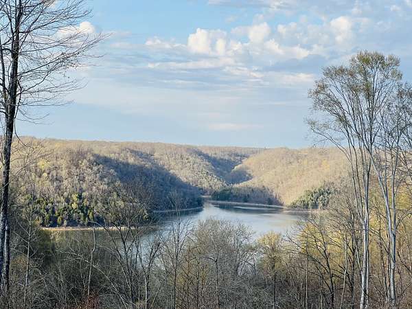 2 Acres of Residential Land for Sale in Sparta, Tennessee