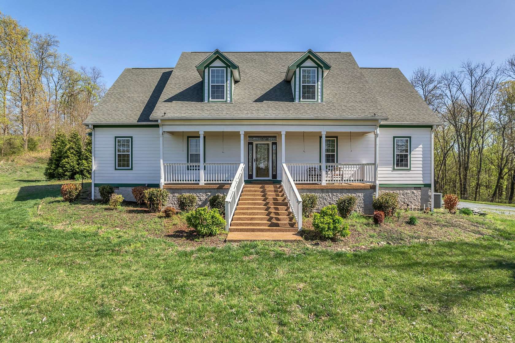 16 Acres of Land with Home for Sale in Lebanon, Tennessee