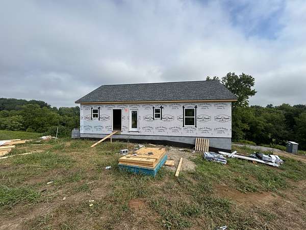 1.67 Acres of Residential Land with Home for Sale in Lebanon, Tennessee