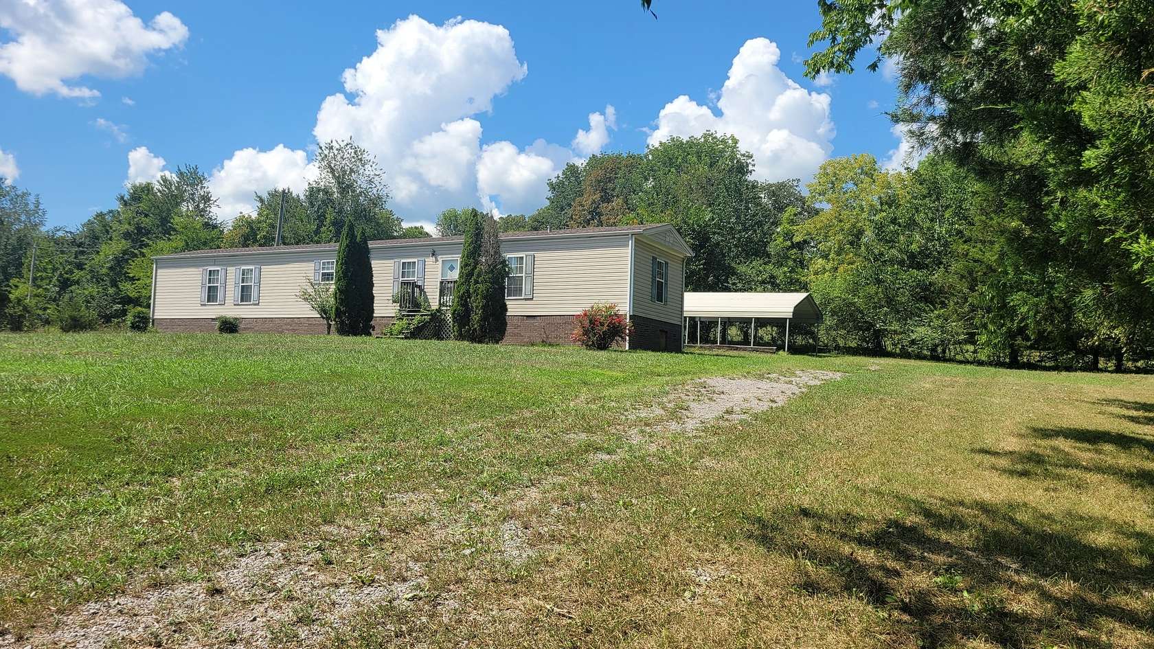 3.1 Acres of Residential Land with Home for Sale in Alexandria, Tennessee