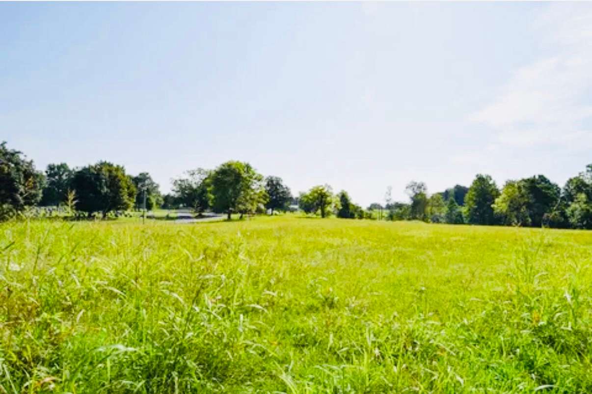 8.8 Acres of Land for Sale in Bethpage, Tennessee