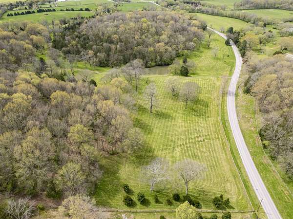 24.3 Acres of Agricultural Land for Sale in Franklin, Tennessee