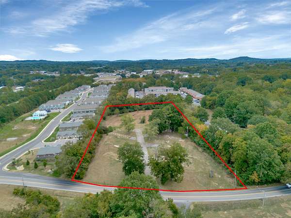 3.6 Acres of Mixed-Use Land for Sale in Columbia, Tennessee