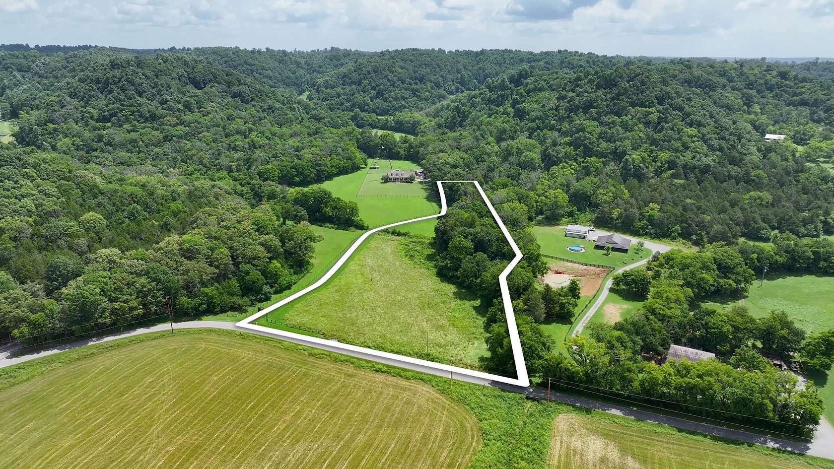 5 Acres of Residential Land for Sale in Bell Buckle, Tennessee