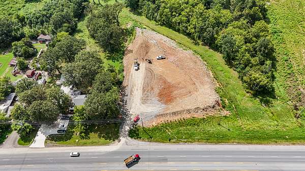 2 Acres of Mixed-Use Land for Sale in Shelbyville, Tennessee