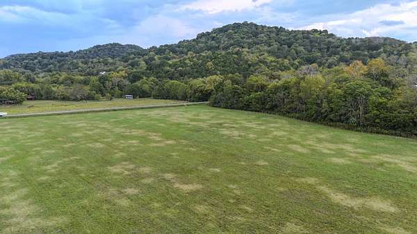 11.3 Acres of Land for Sale in Lafayette, Tennessee
