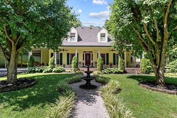 10 Acres of Recreational Land with Home for Sale in Nashville, Tennessee