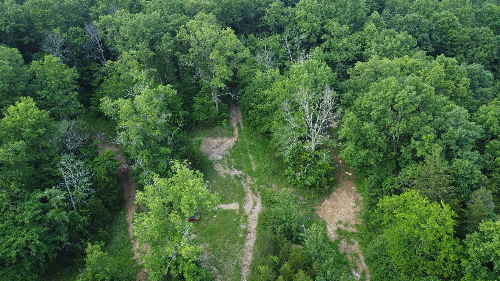 9.7 Acres of Land for Sale in Bethpage, Tennessee