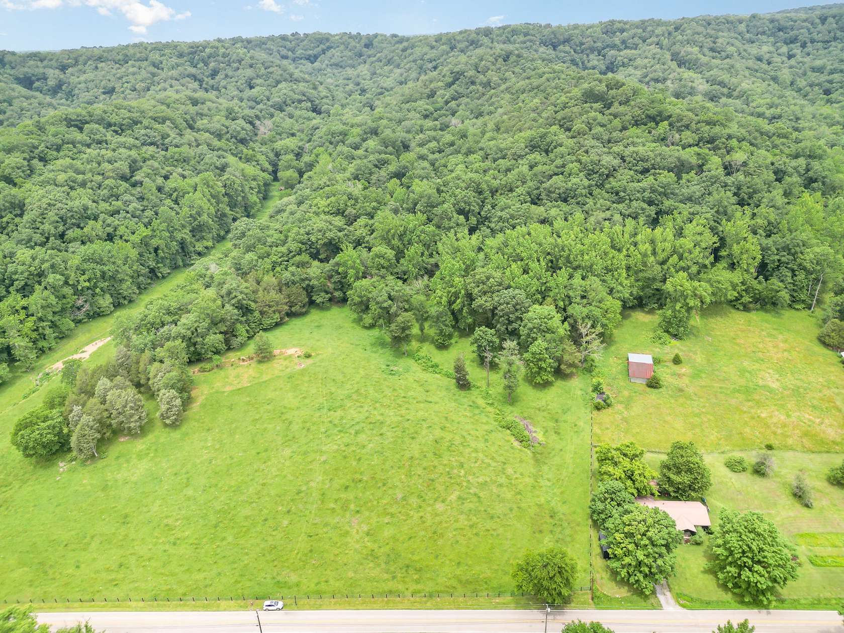 10 Acres of Land for Sale in Ashland City, Tennessee