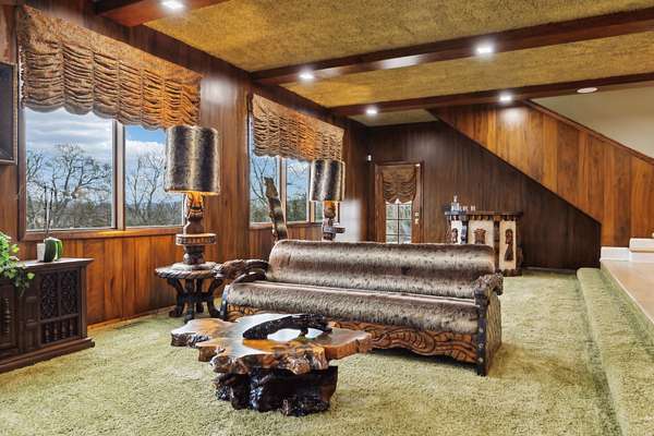 5.78 Acres of Residential Land with Home for Sale in Beechgrove, Tennessee