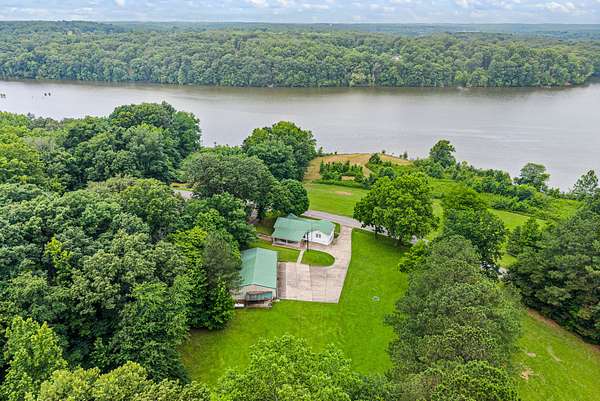 120 Acres of Recreational Land with Home for Sale in Dover, Tennessee