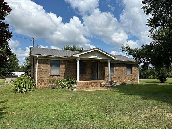 3.68 Acres of Residential Land with Home for Sale in Fayetteville, Tennessee