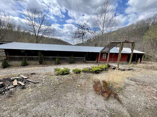 11 Acres of Land with Home for Sale in Dowelltown, Tennessee