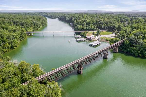 5 Acres of Improved Commercial Land for Sale in Rock Island, Tennessee