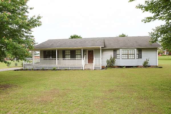 2 Acres of Residential Land with Home for Sale in Lawrenceburg, Tennessee