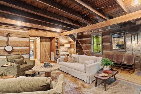 2.2 Acres of Residential Land with Home for Sale in Franklin, Tennessee