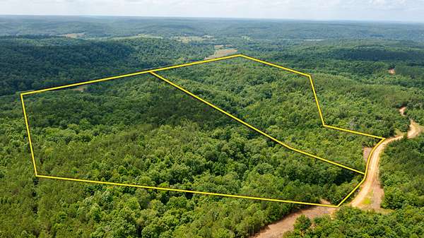 70.6 Acres of Recreational Land for Sale in Shady Grove, Tennessee
