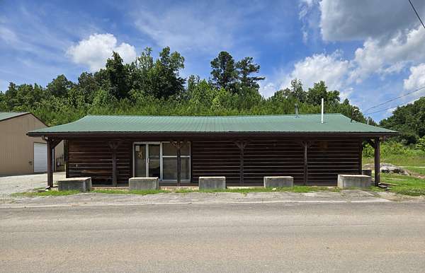 2 Acres of Improved Commercial Land for Sale in Waverly, Tennessee