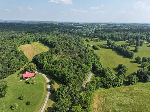 13.8 Acres of Land for Sale in Bethpage, Tennessee