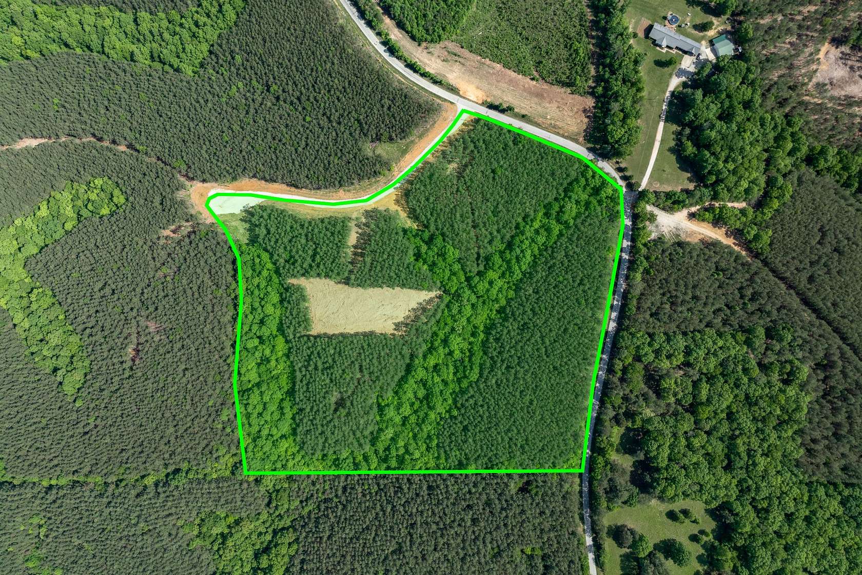 16 Acres of Land for Sale in Hohenwald, Tennessee
